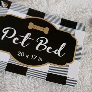 Brand new pet bed